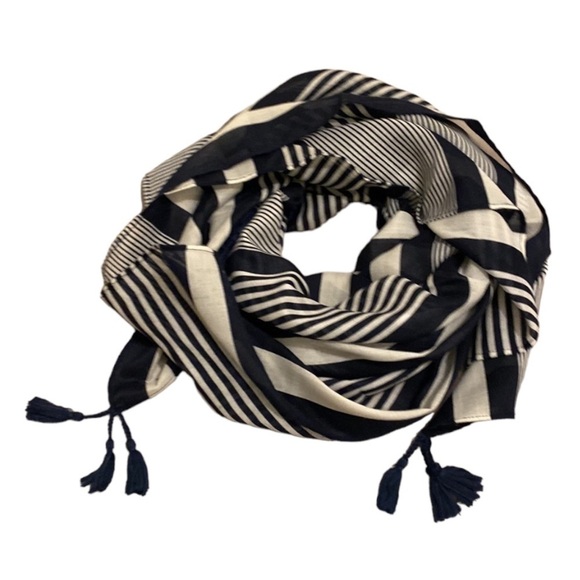 Abercrombie & Fitch Accessories - ABERCROMBIE and Fitch navy and white stripes scarf with tassels. 40”40”